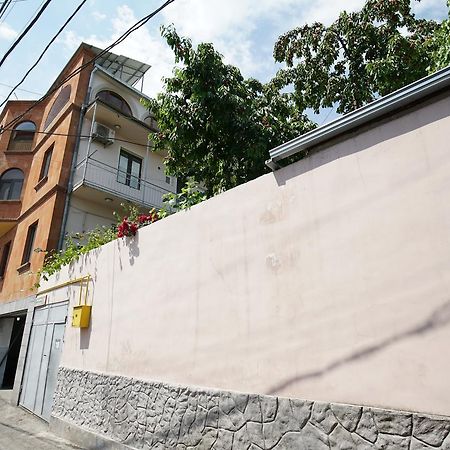 Nice House In The Heart Of The City เยเรวาน ภายนอก รูปภาพ