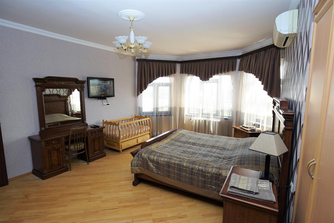 Nice House In The Heart Of The City เยเรวาน ภายนอก รูปภาพ