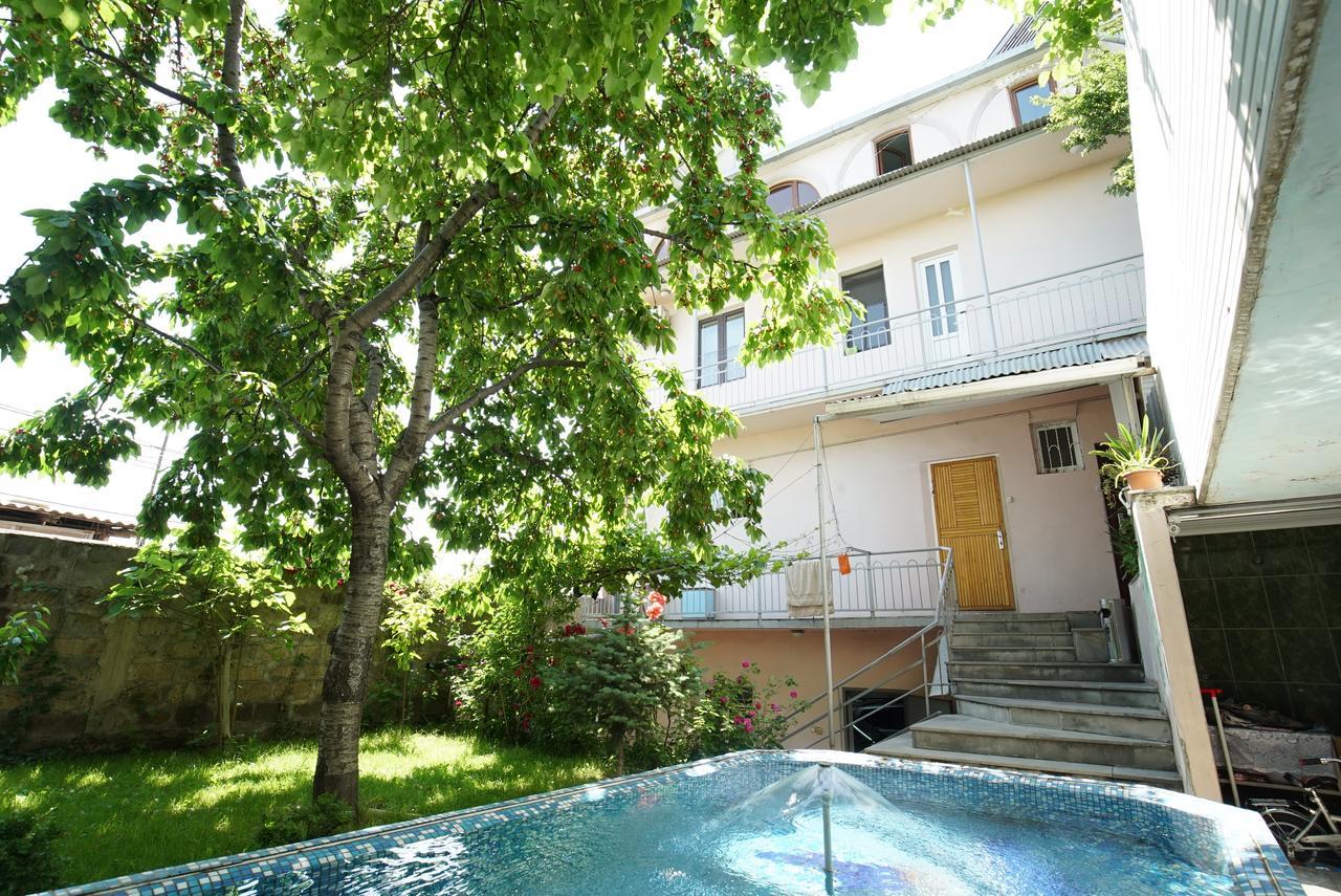 Nice House In The Heart Of The City เยเรวาน ภายนอก รูปภาพ
