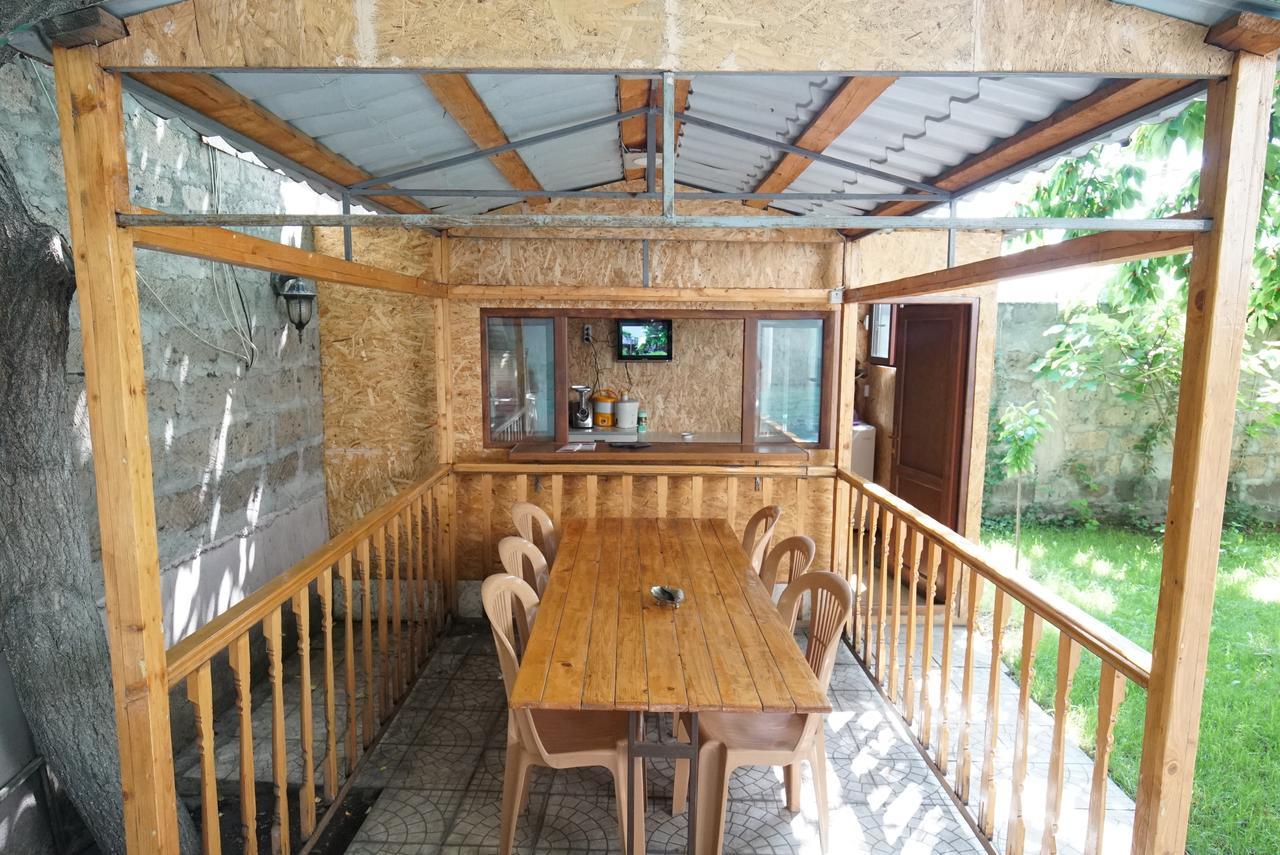 Nice House In The Heart Of The City เยเรวาน ภายนอก รูปภาพ