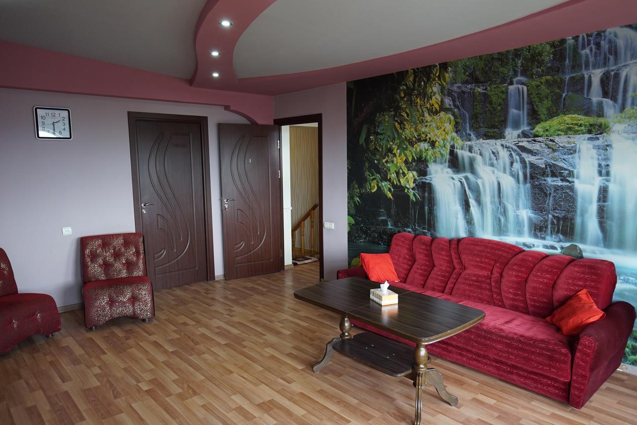 Nice House In The Heart Of The City เยเรวาน ภายนอก รูปภาพ
